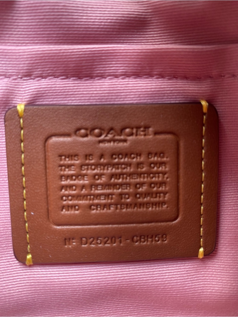**SOLD**! COACH TERI STRAW SHOULDER BAG - Picture 6 of 10